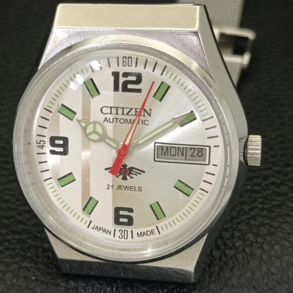 Vintage 1985 Citizen Automatic Mens Silver Watch W/daydate & Black accents - Picture 3 of 9